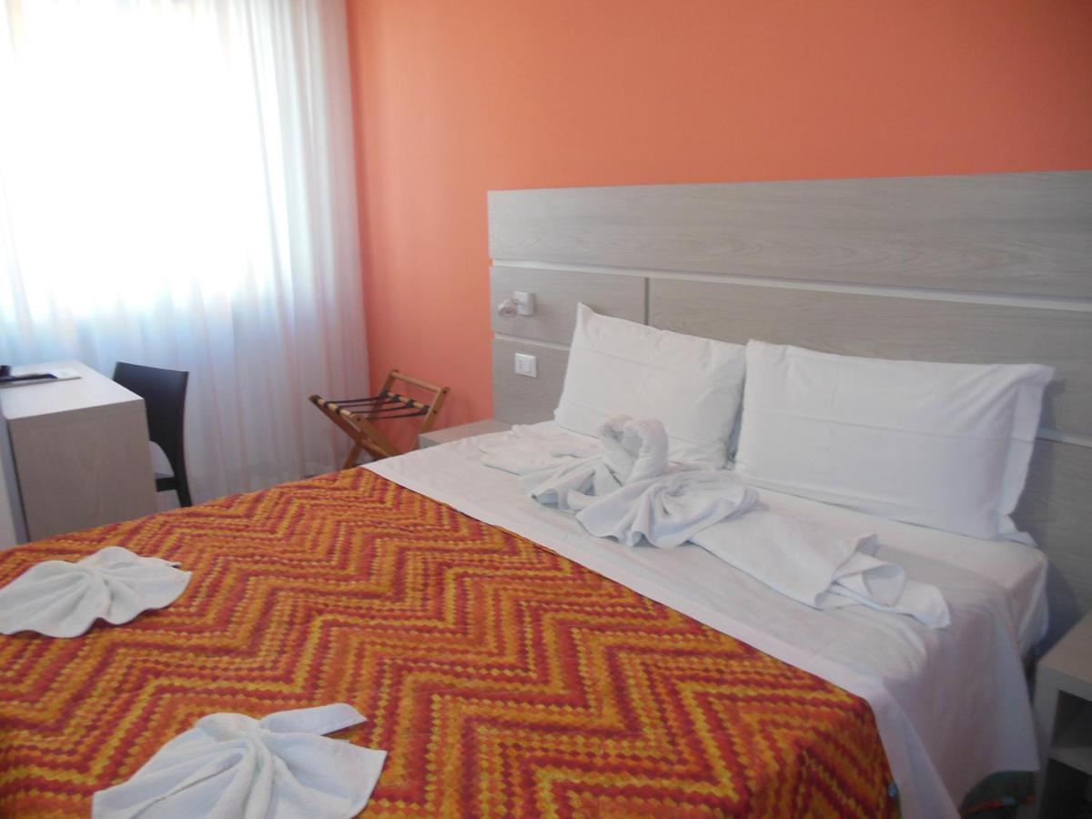 Hotel Edy Rimini Extérieur photo
